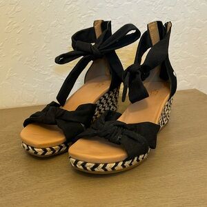 Ugg Yarrow Espadrilles size 6